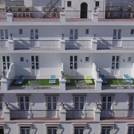 Hotel By Kavia