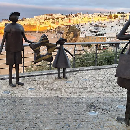 By Kavia אלבופיירה