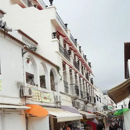 Ξενοδοχείο By Kavia 2*