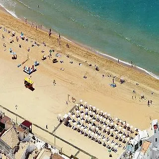 By Kavia Albufeira